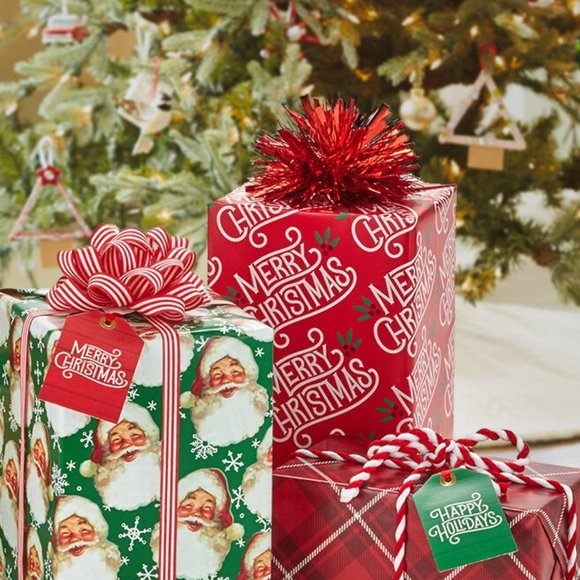 🎄Mystery Santa’s 🎅 Christmas 5 Wrapped Gifts Gifs 🎁🎄 - Picture 3 of 5